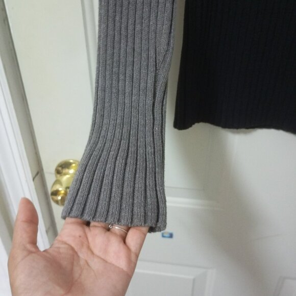 A|X Armani Exchange Trademark  Cotton Blend Men's Black And Gray Sweater. Size S - Picture 3 of 11